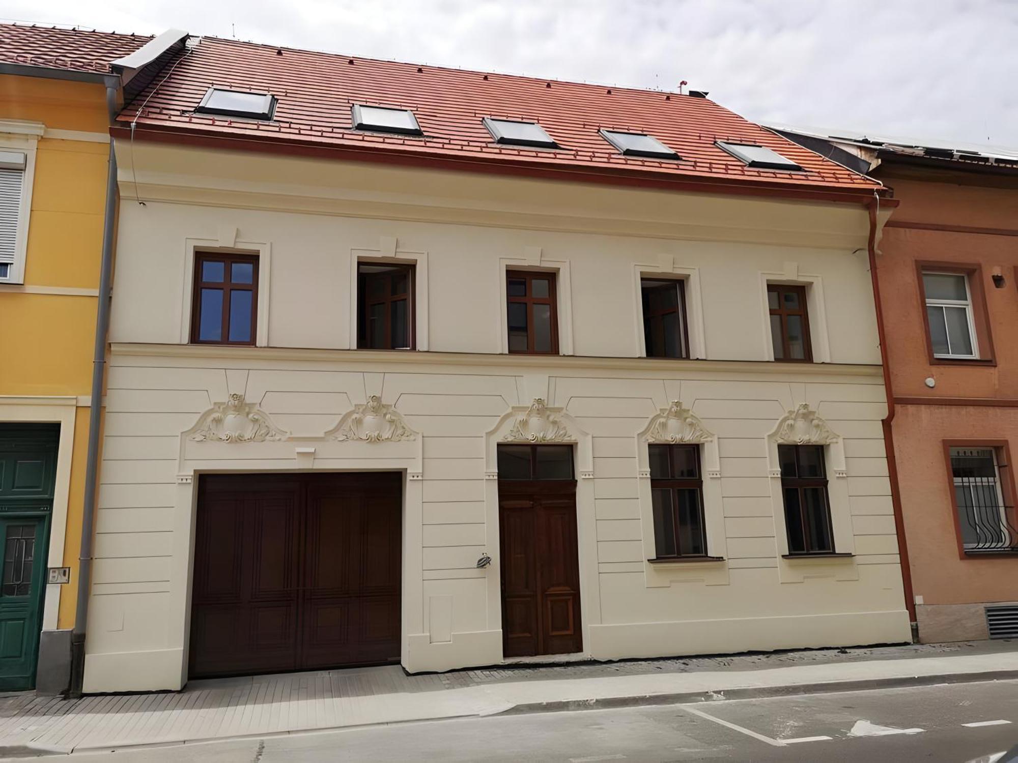 Beautiful New Apt In Old Town Near Train Station - Free Parking Bratysława Zewnętrze zdjęcie