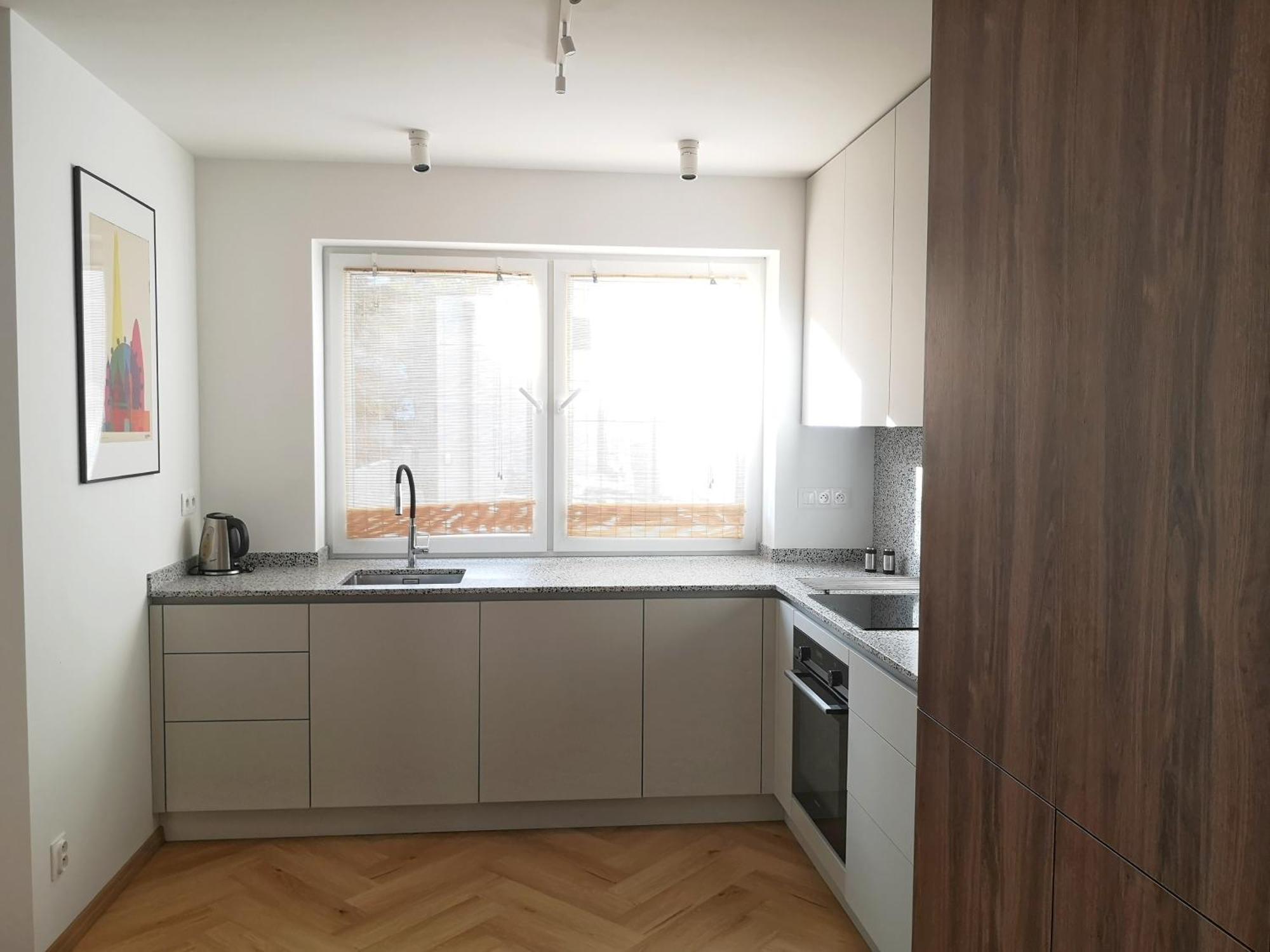 Beautiful New Apt In Old Town Near Train Station - Free Parking Bratysława Zewnętrze zdjęcie